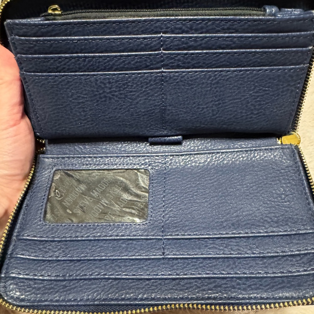 Steve Madden Blue Quilted Women's‎ Wallet - Picture 7 of 11